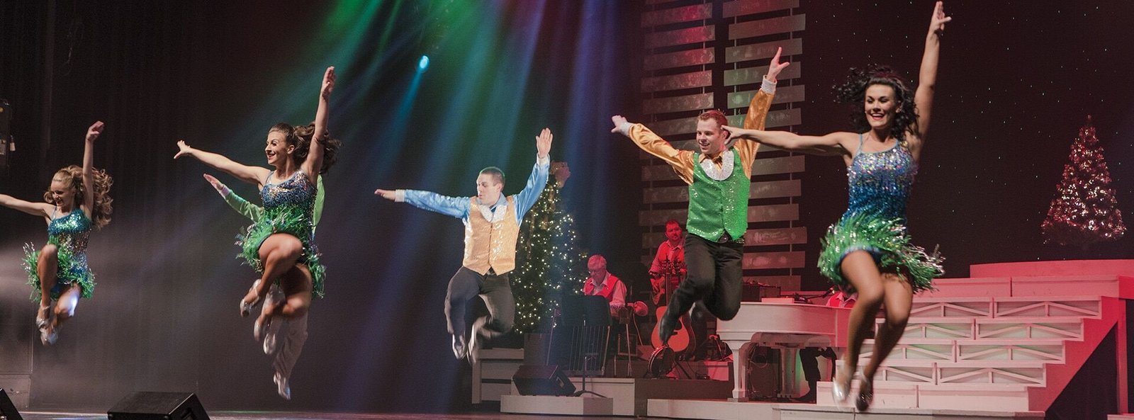 Pigeon Forge dinner shows and live entertainment theaters